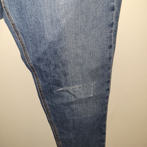 RAG AND BONE medium wash boyfriend  distressed boyfriend jeans size 6 and size 8 - Picture 8 of 15